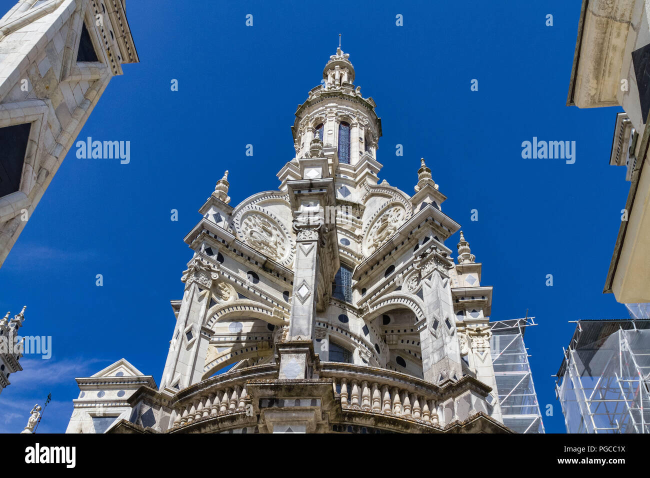 Le château de Chambord est un château français situé dans la commune de Chambord. Architecture extraordinaire imaginée pour la gloire de François I Stock Photo