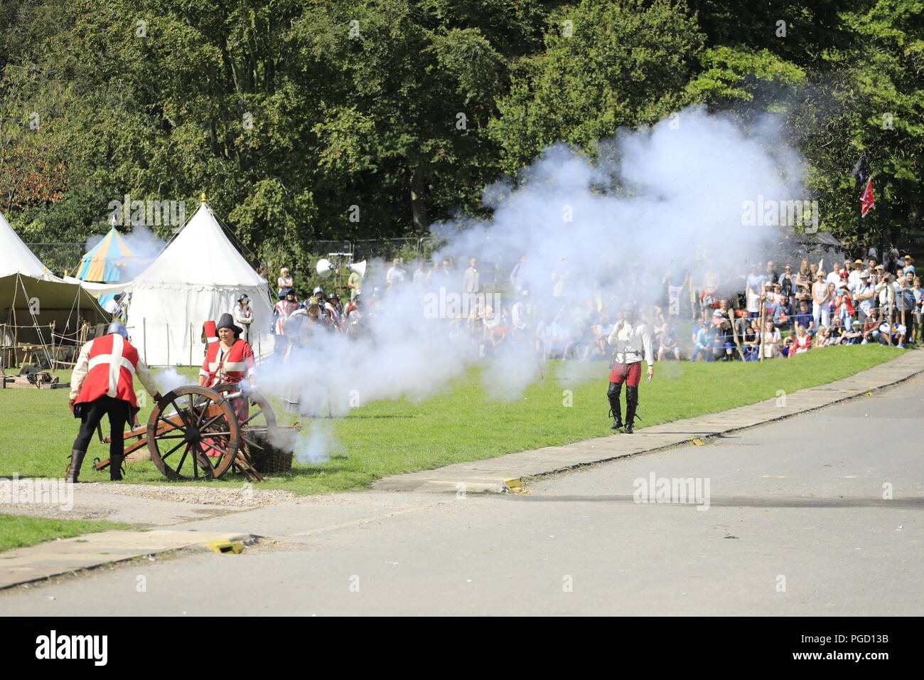 Herstmonceux, UK. 25th Aug 2018.Uk weather. The sun shines on todays Medieval Festival in Herstmonceux, Uk. Credit: Ed Brown/Alamy Live News Stock Photo