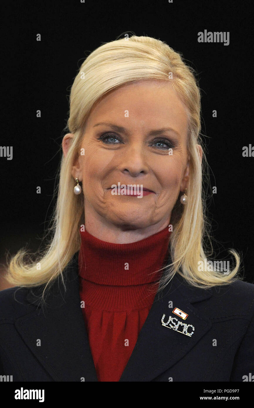 Cindy mccain hi-res stock photography and images - Alamy