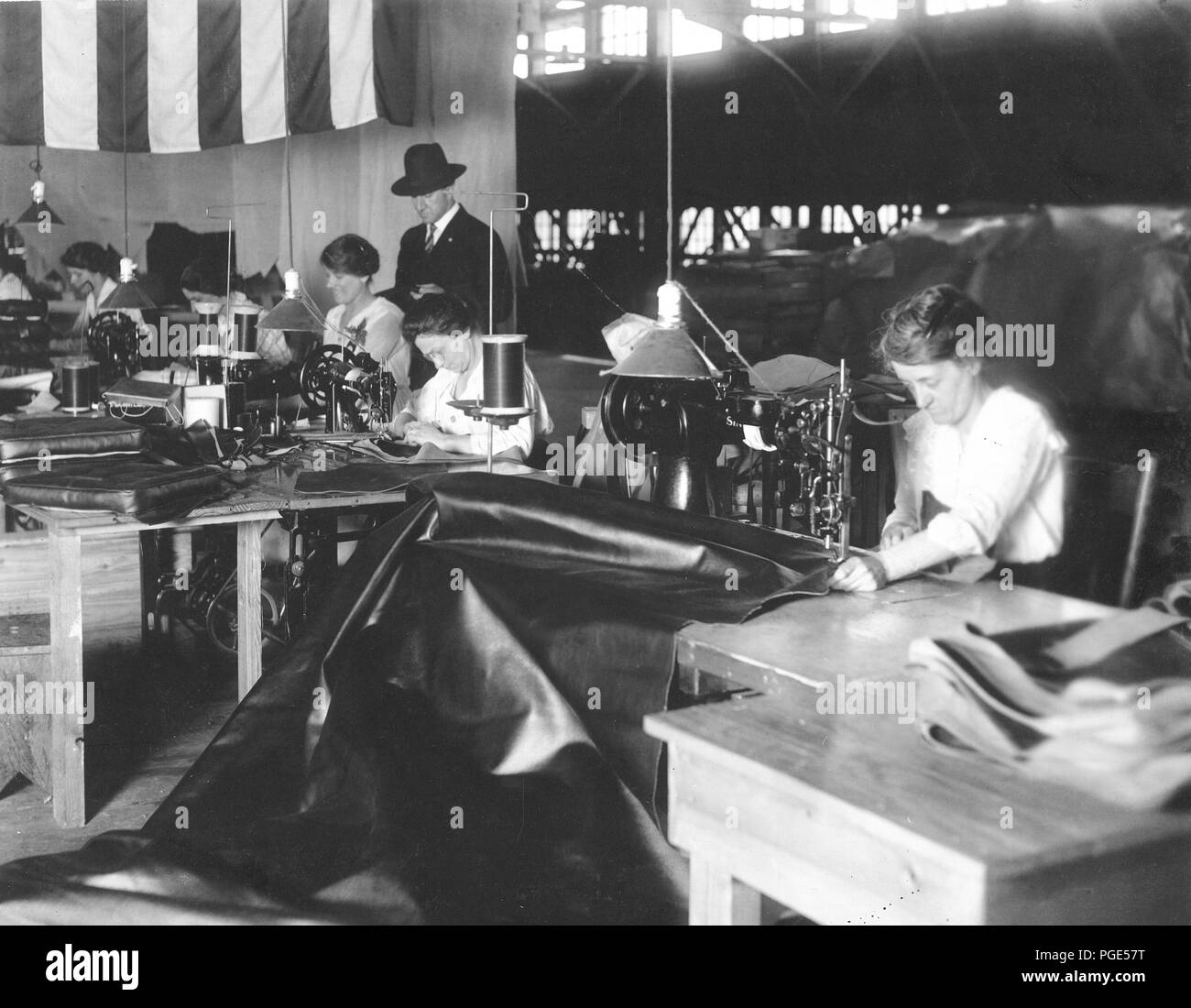 Machines sewing wing covers, etc. Standard Aircraft Corp. Elizabeth, N.J 1918 Stock Photo Alamy