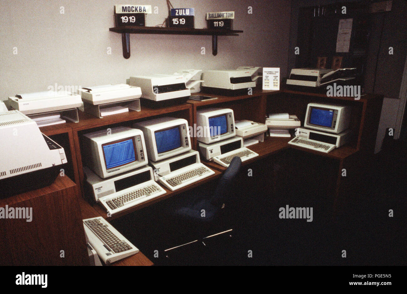 1980s Fax Machines High Resolution Stock Photography and Images - Alamy