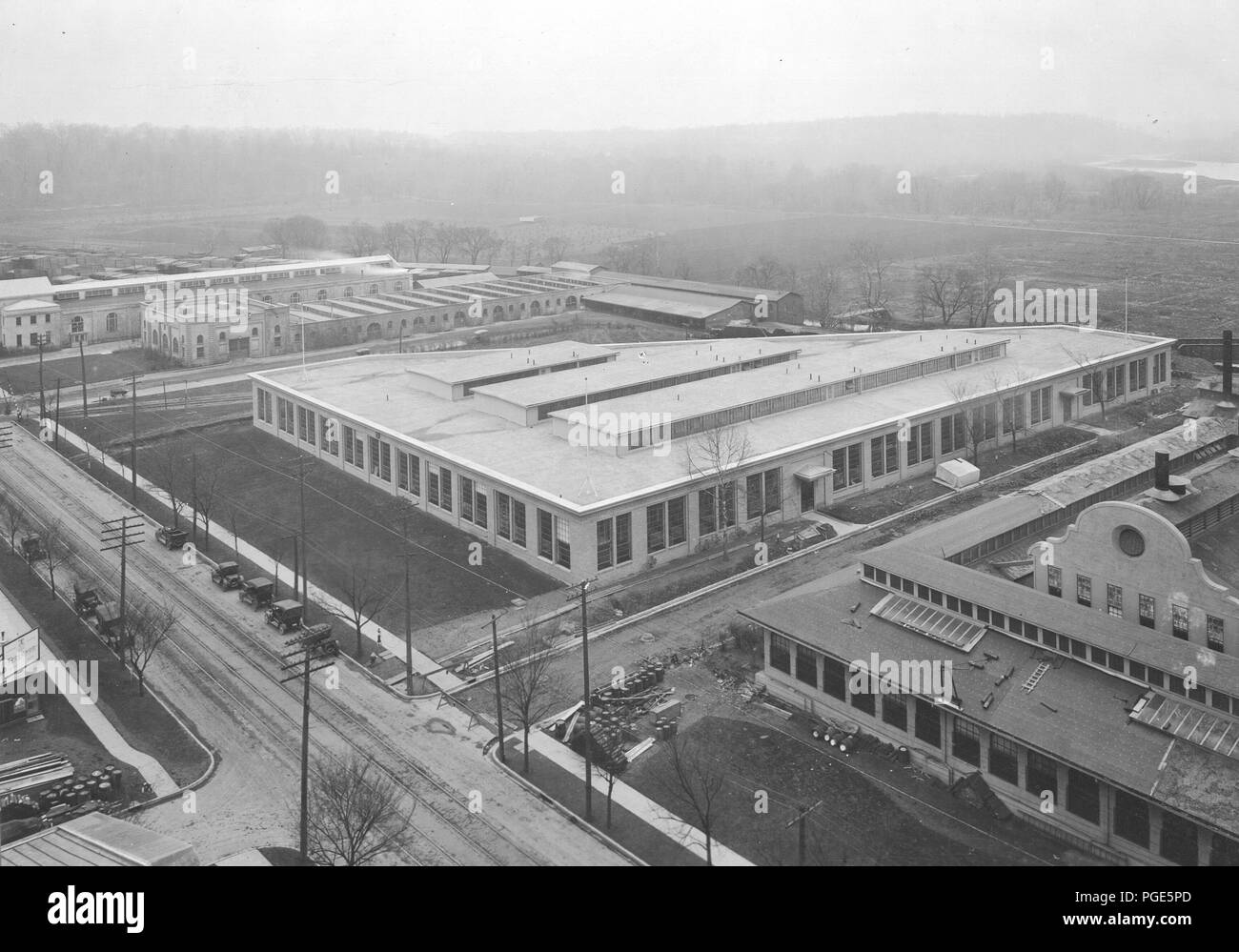 Aeroplane material manufactured for government use. Building No. 20, erected in 30 day, for purpose of producing Azimuth heads and French bracket Fuze setters. National Cash Register Co. plant, Dayton, O Stock Photo