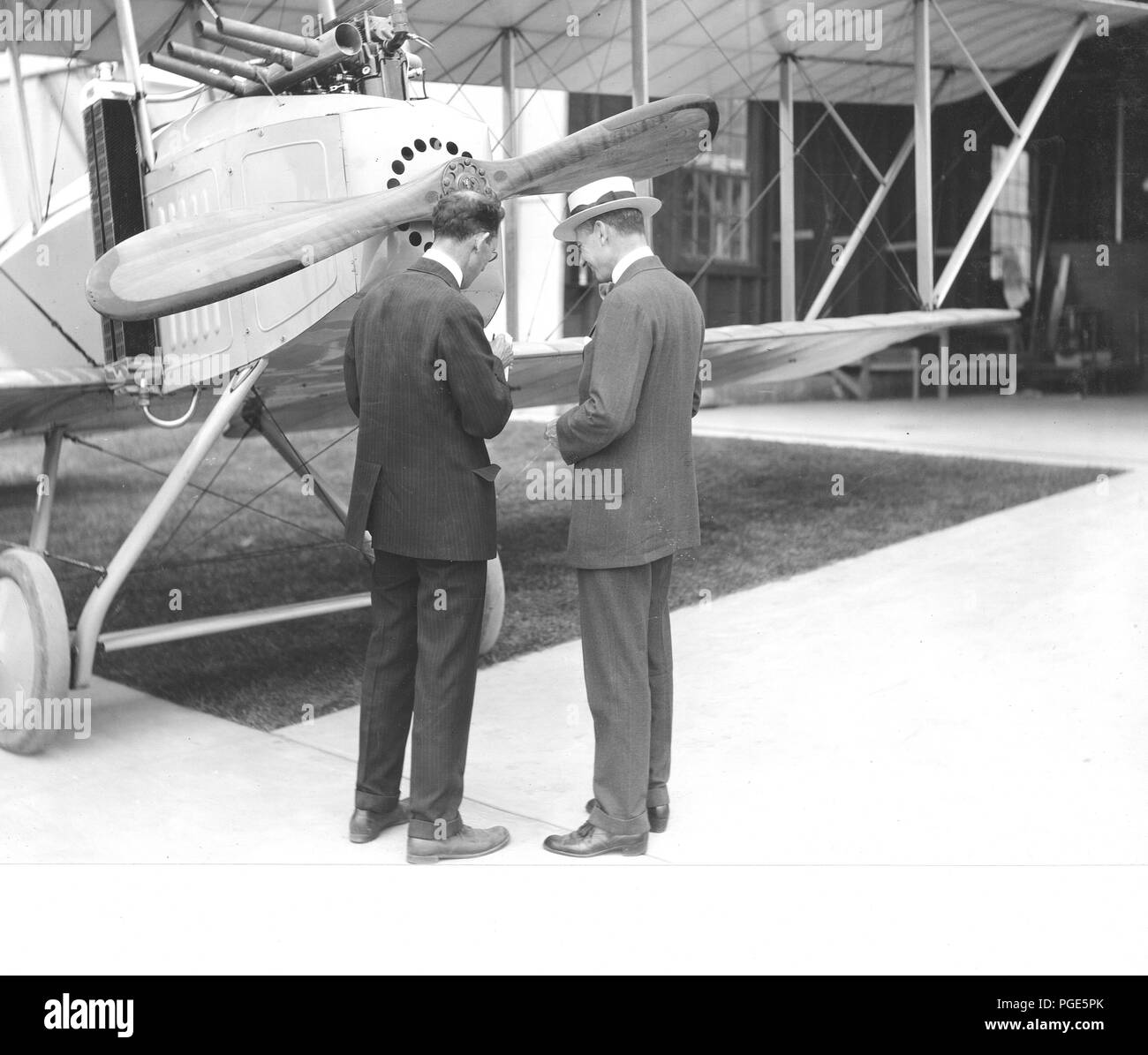 Airplanes - Inspection - The inspectors at Wilbur Wright Field giving the plane a thorough inspection before her trial flight, Dayton, O. C.P.I Stock Photo