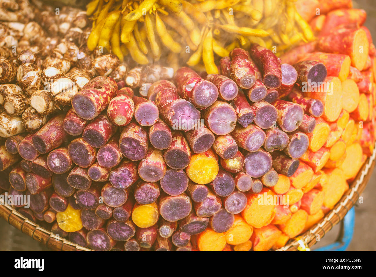 Yellow yams hi-res stock photography and images - Alamy