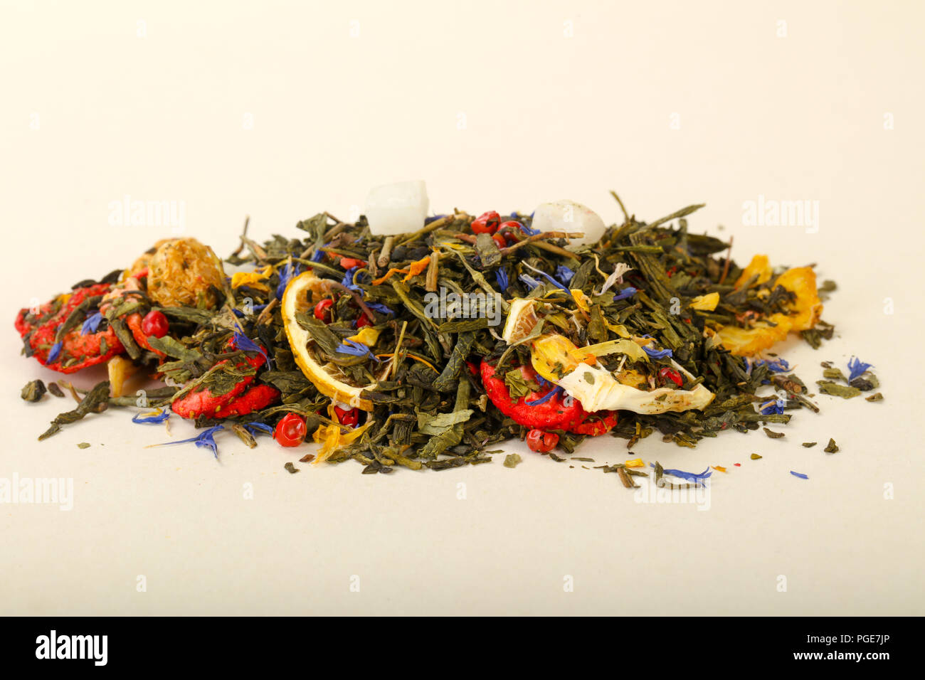Aroma tea heap with fruit, berries and herbs Stock Photo - Alamy