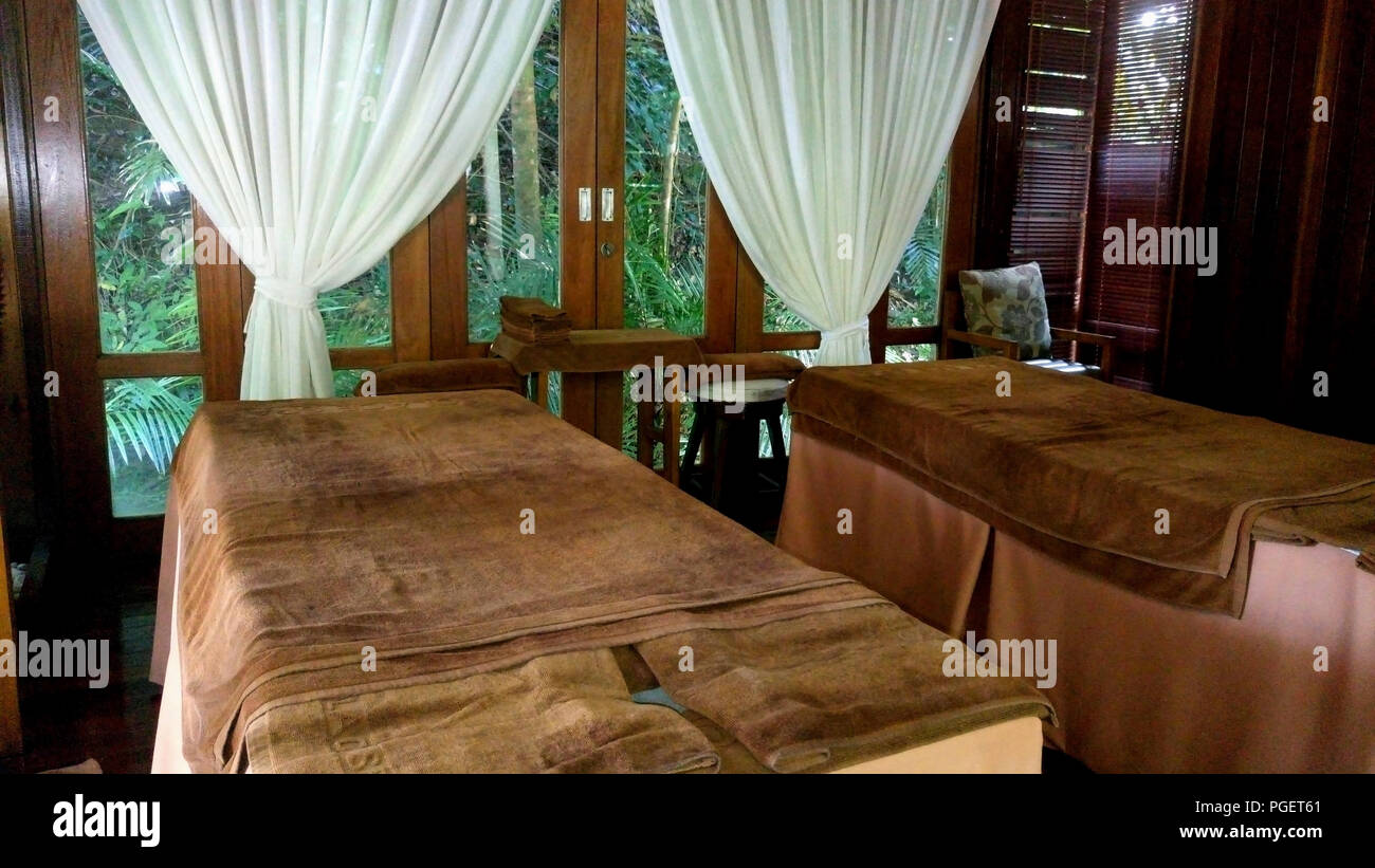 Luxury Massage Room Stock Photo - Alamy - Massage Rooms For Luxury Residents