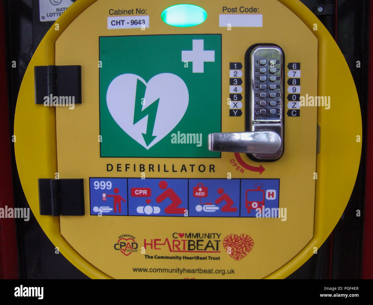 High street defibrillator hires stock photography and images Alamy