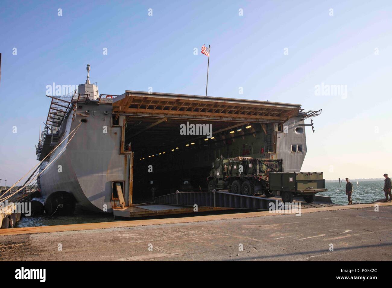 180822NHG3890113 MOREHEAD CITY, N.C. (Aug. 22, 2018) Marines