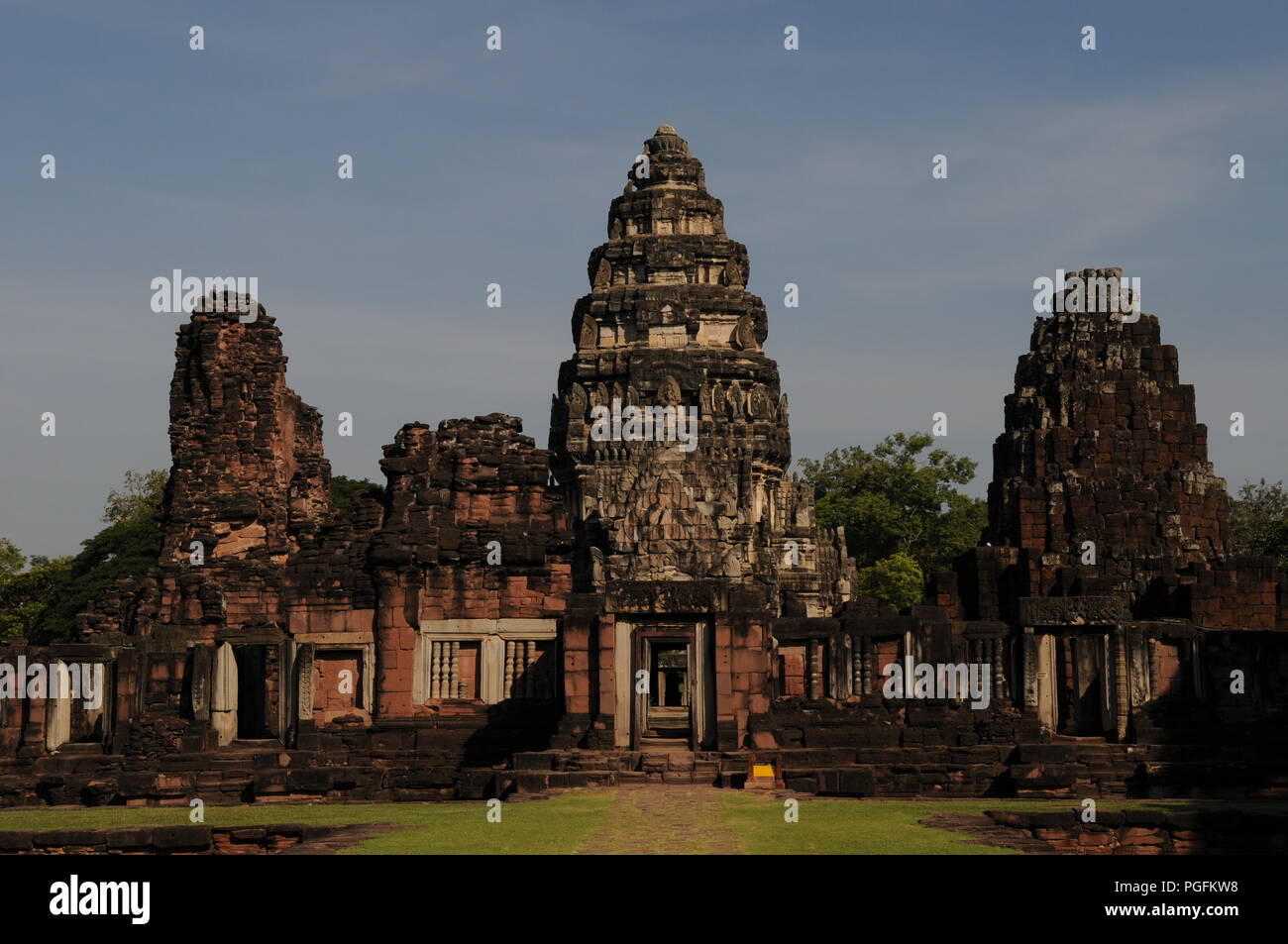 Ancient Khmer ruins, Phimai Historical Park, Nakhon Ratchasima province, Issan, Thailand. credit: Kraig Lieb Stock Photo
