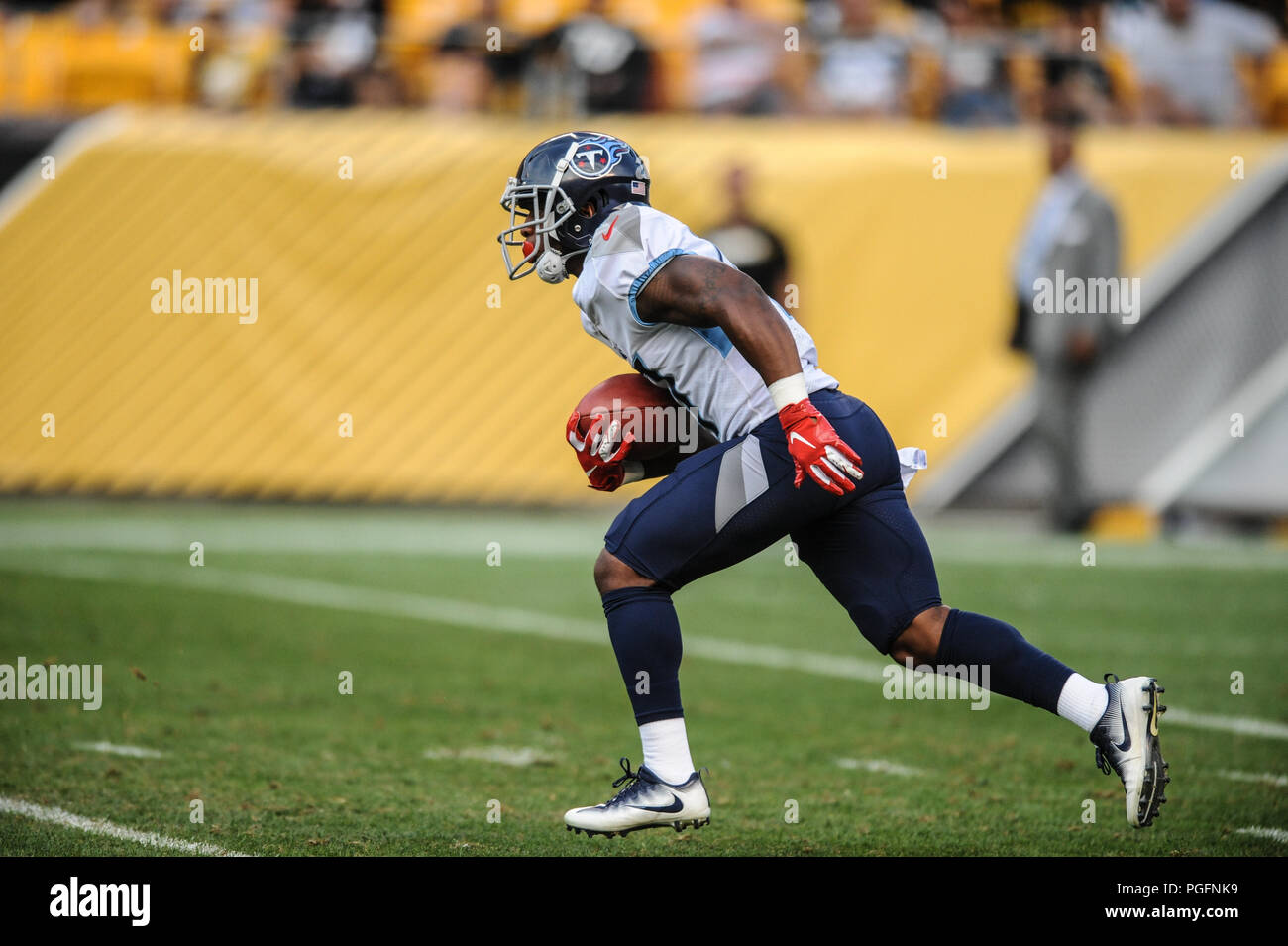 Pittsburgh Steelers free safety Sean Davis (21) exits the field after an NFL  football game against the Tennessee Titans, Sunday, Oct. 25, 2020, in  Nashville, Tenn. (AP Photo/Brett Carlsen Stock Photo - Alamy