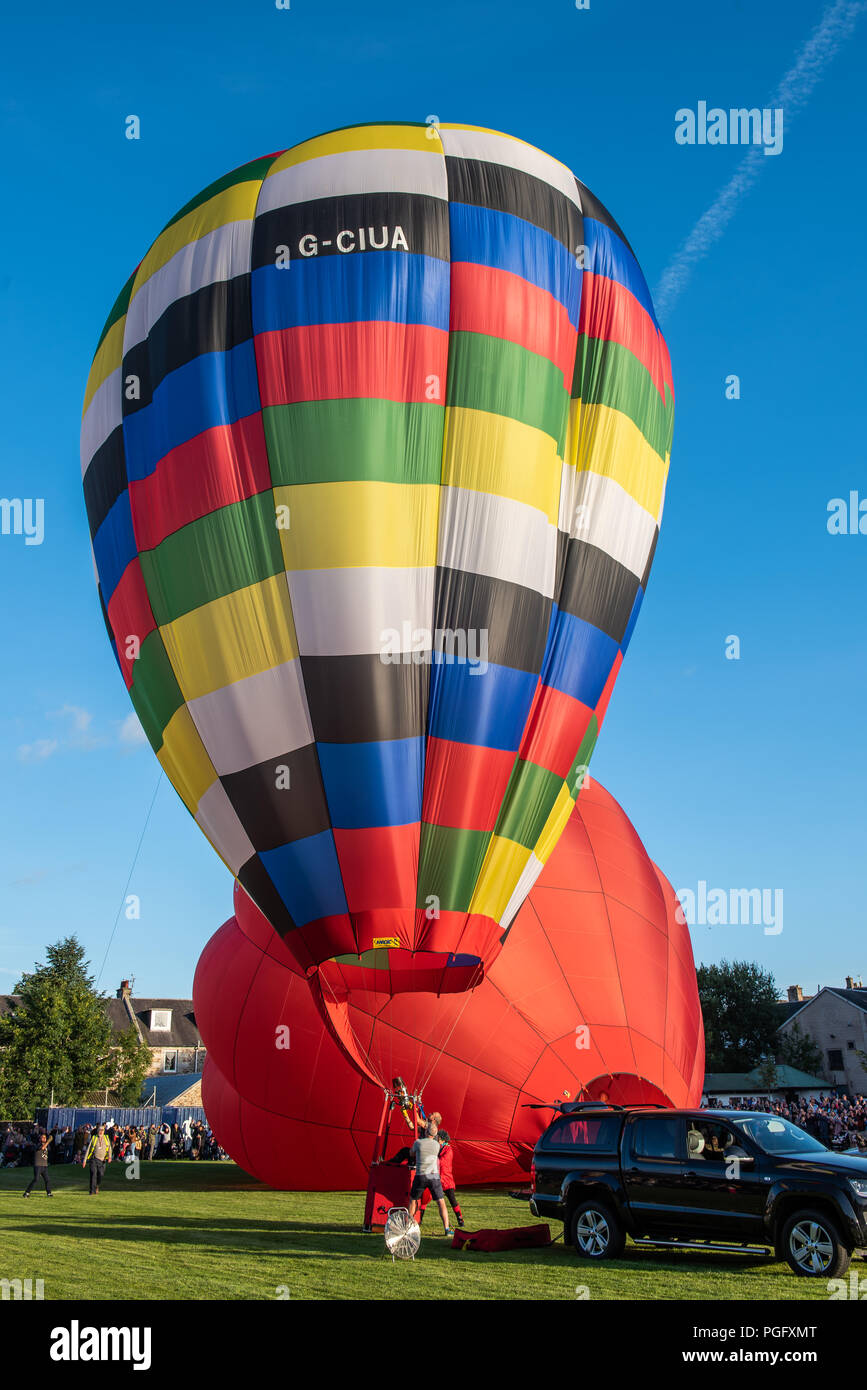 Hot air balloon festival scotland hires stock photography and images Alamy