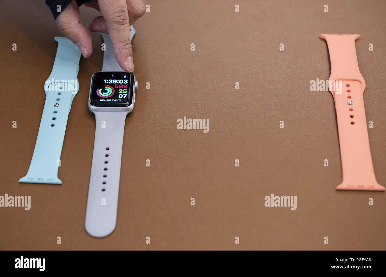 Hong Kong Island, Hong Kong. 24th Aug, 2018. Apple employee