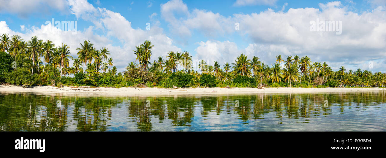 Panorama of idyllic island and turquoise ocean water Stock Photo