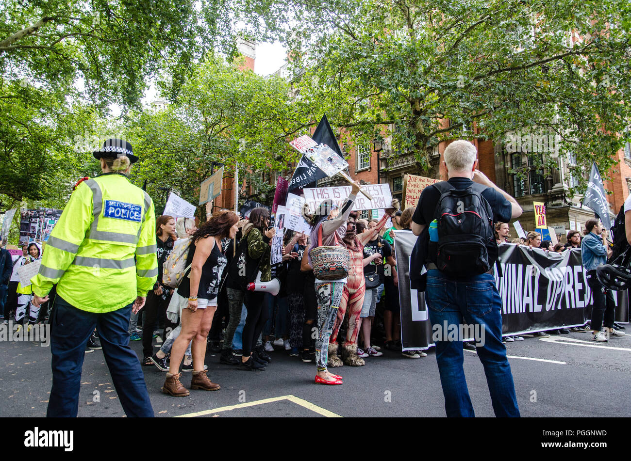 Animal liberation activism hi-res stock photography and images - Alamy