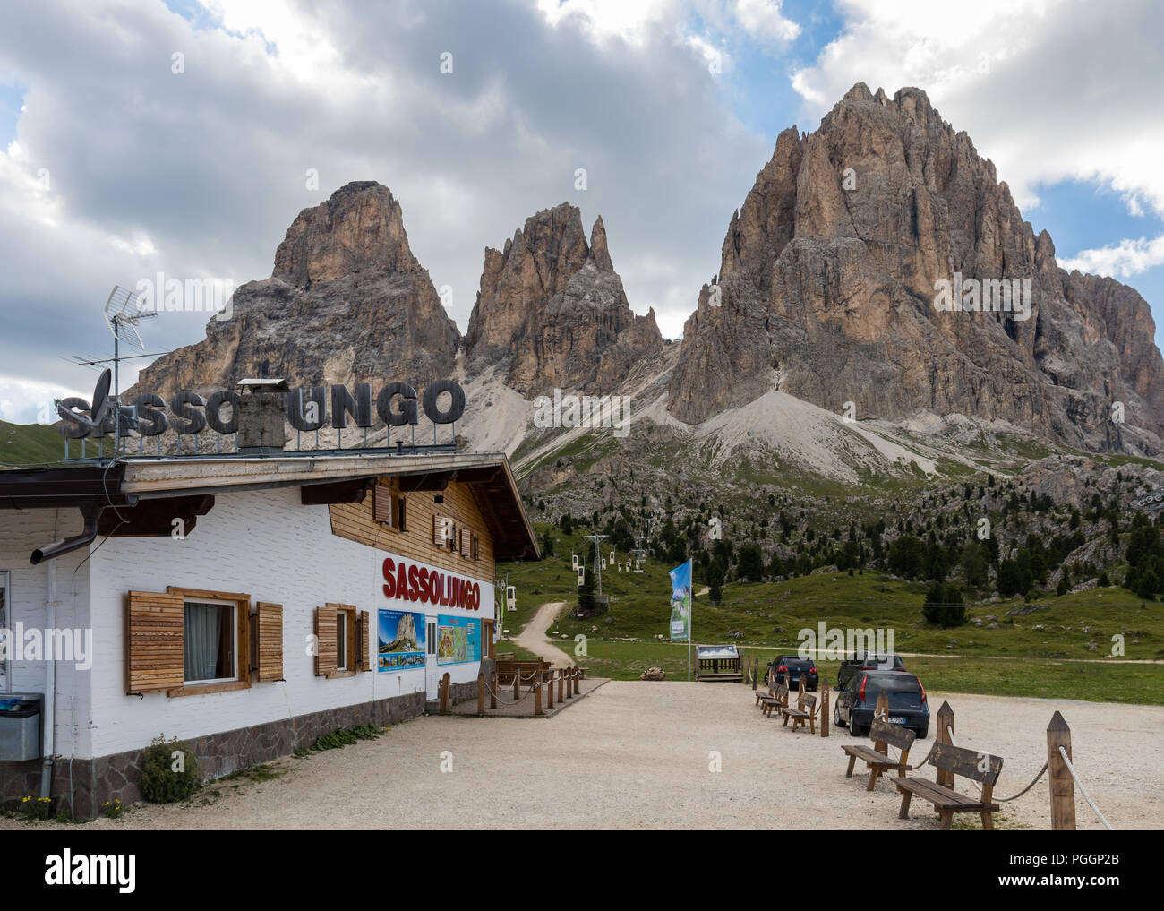 Sassolungo cable car hi-res stock photography and images - Alamy