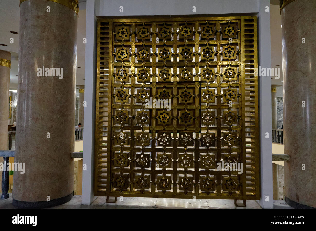traditional Korean design feature in the Grand People's Study House