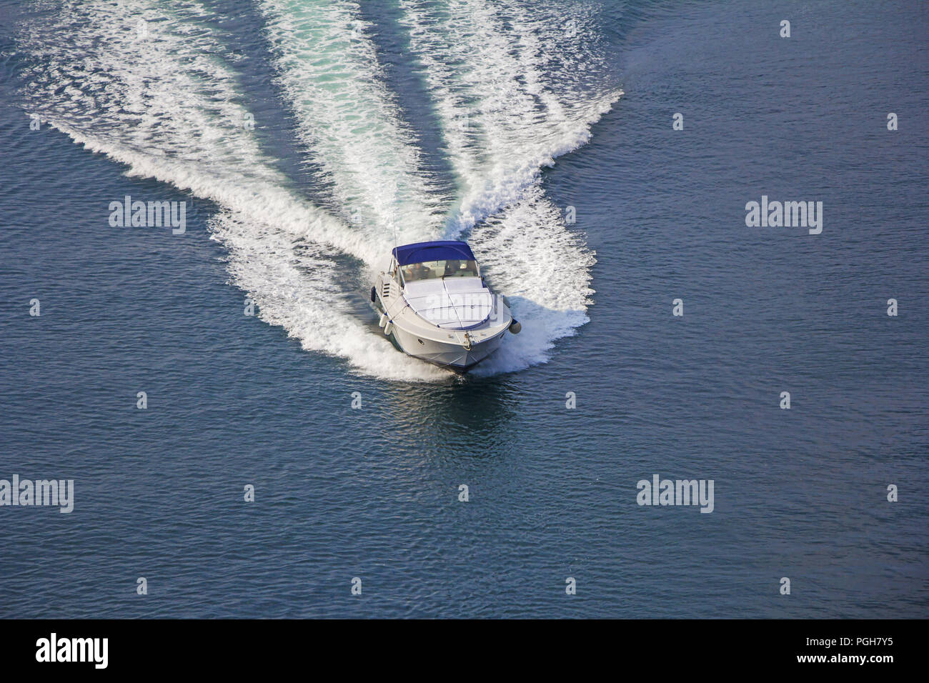 Aerial view luxury motor boat at sea Stock Photo - Alamy