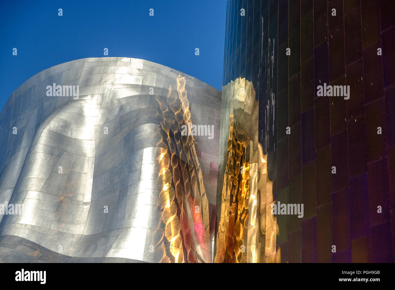EMP Museum celebrating American popular music and culture, Seattle Center, seen through sculpture in Olympic Sculpture park, Seattle, USA Stock Photo