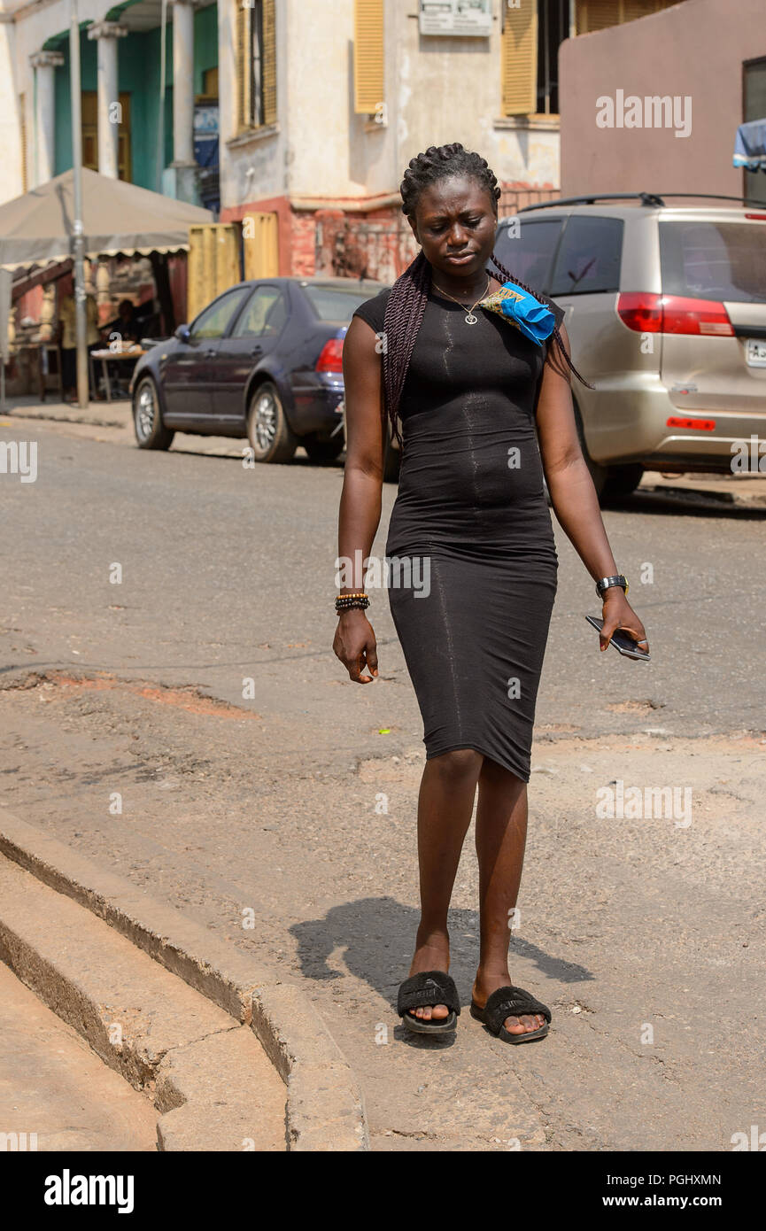 Ghana people in tribal dress hi-res stock photography and images - Alamy