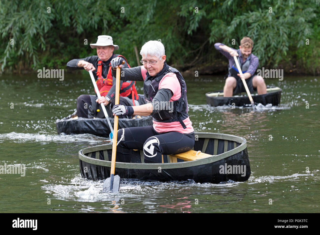 Coracle Uk High Resolution Stock Photography And Images Alamy
