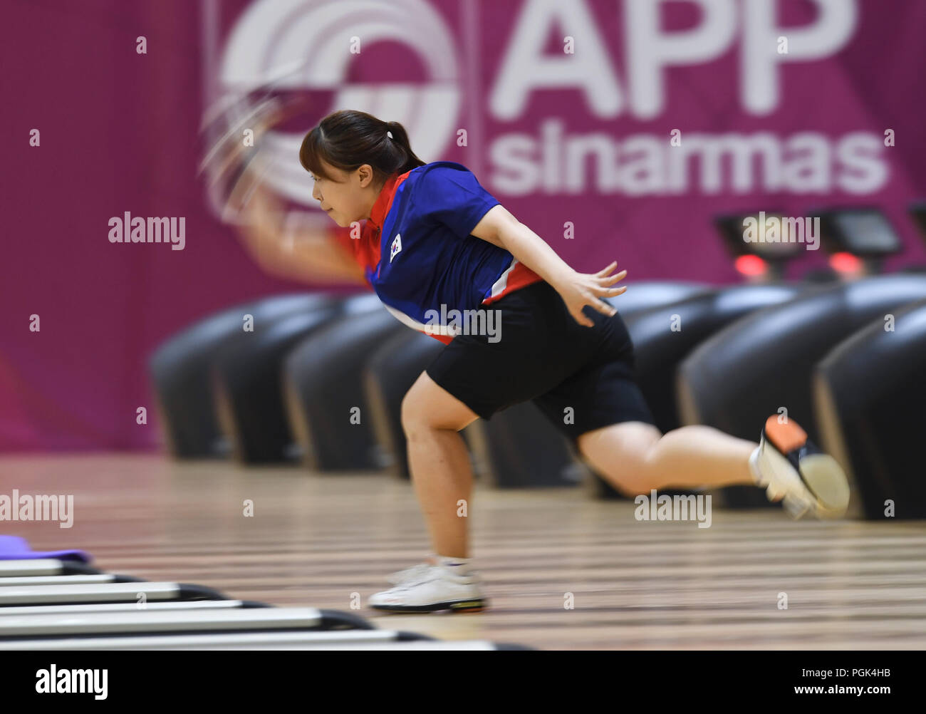 Palembang, Indonesia. 27th Aug, 2018. Lee Yeonji of South Korea competes during the Bowling Women's Masters final round at the 18th Asian Games in Palembang, Indonesia, Aug. 27, 2018. Credit: Liu Ailun/Xinhua/Alamy Live News Stock Photo