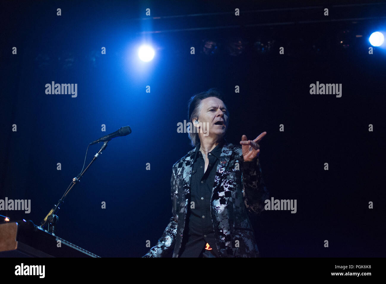 Washington, USA. 25th August 2018. Lawrence Gowan of Styx Live at Little Creek Casino Credit: Shawna Whelan/Alamy Live News Stock Photo