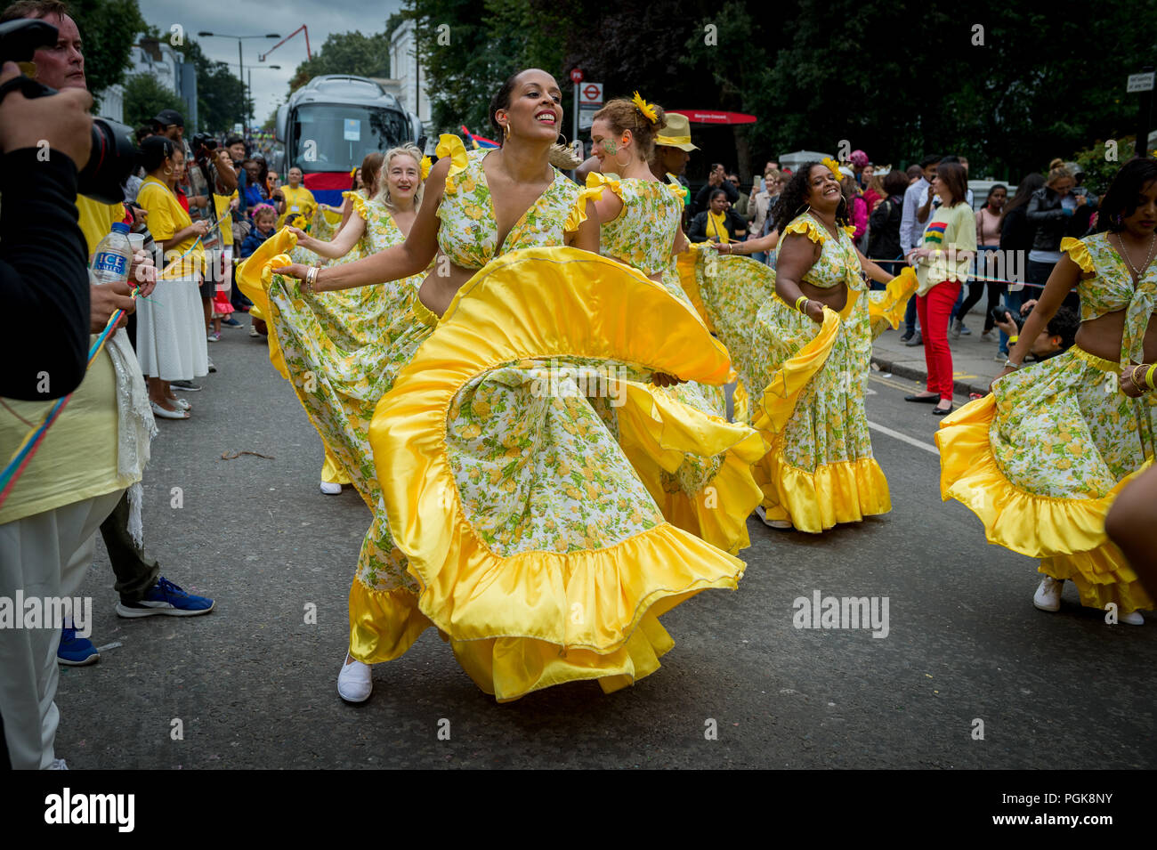 Notting hill carnival dancers 2018 hi-res stock photography and images ...
