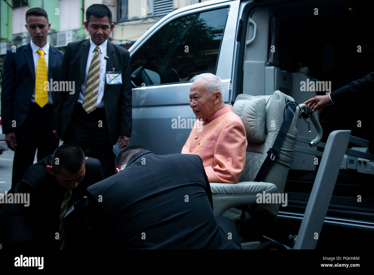 Prem tinsulanonda hi-res stock photography and images - Alamy