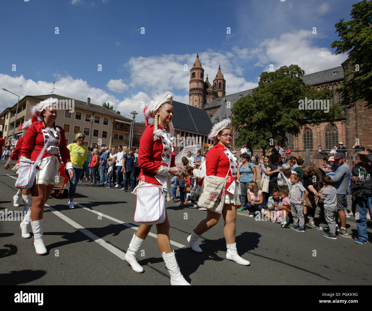 Worms, Germany. 26th Aug, 2018. Members of the Wormser Prinzengarde (Worms Guard of the Prince) march in the parade. The first highlight of the 2018 Backfischfest was the big parade through the city of Worms with over 70 groups and floats. Community groups, music groups and businesses from Worms and further afield took part. Credit: Michael Debets/Pacific Press/Alamy Live News Stock Photo