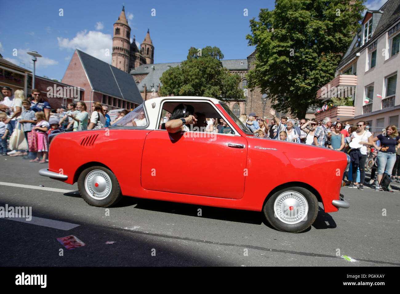 Worms, Germany. 26th Aug, 2018. A Goggomobil TS Coupe vintage car partakes in the parade. The first highlight of the 2018 Backfischfest was the big parade through the city of Worms with over 70 groups and floats. Community groups, music groups and businesses from Worms and further afield took part. Credit: Michael Debets/Pacific Press/Alamy Live News Stock Photo