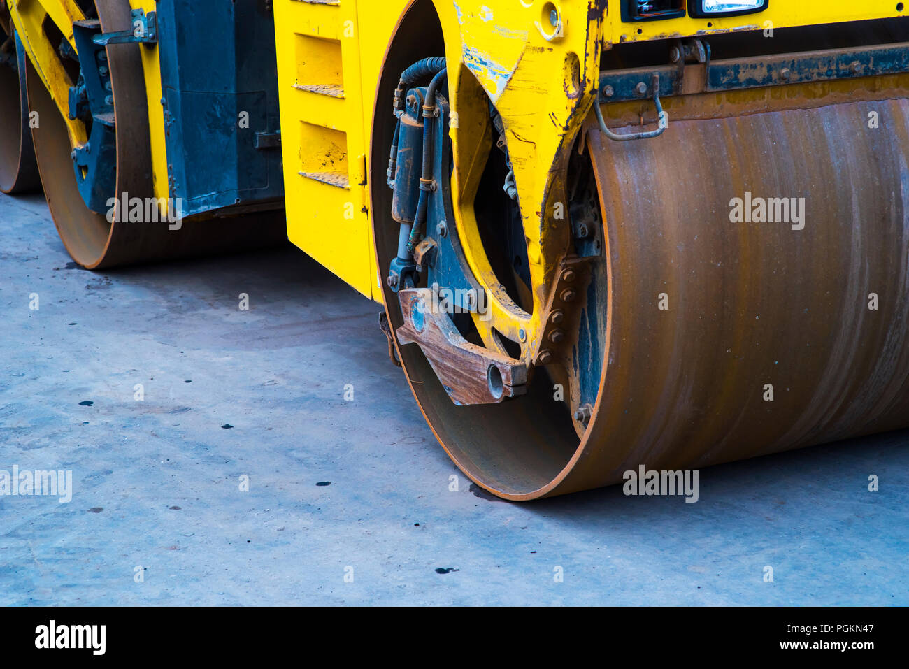 Asphalt paving equipment hi-res stock photography and images - Alamy