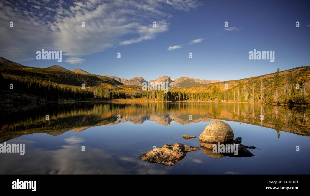 Sprague Lake at sunrise in fall colors in the Rocky Mountain National Park, Colorado, USA Stock Photo
