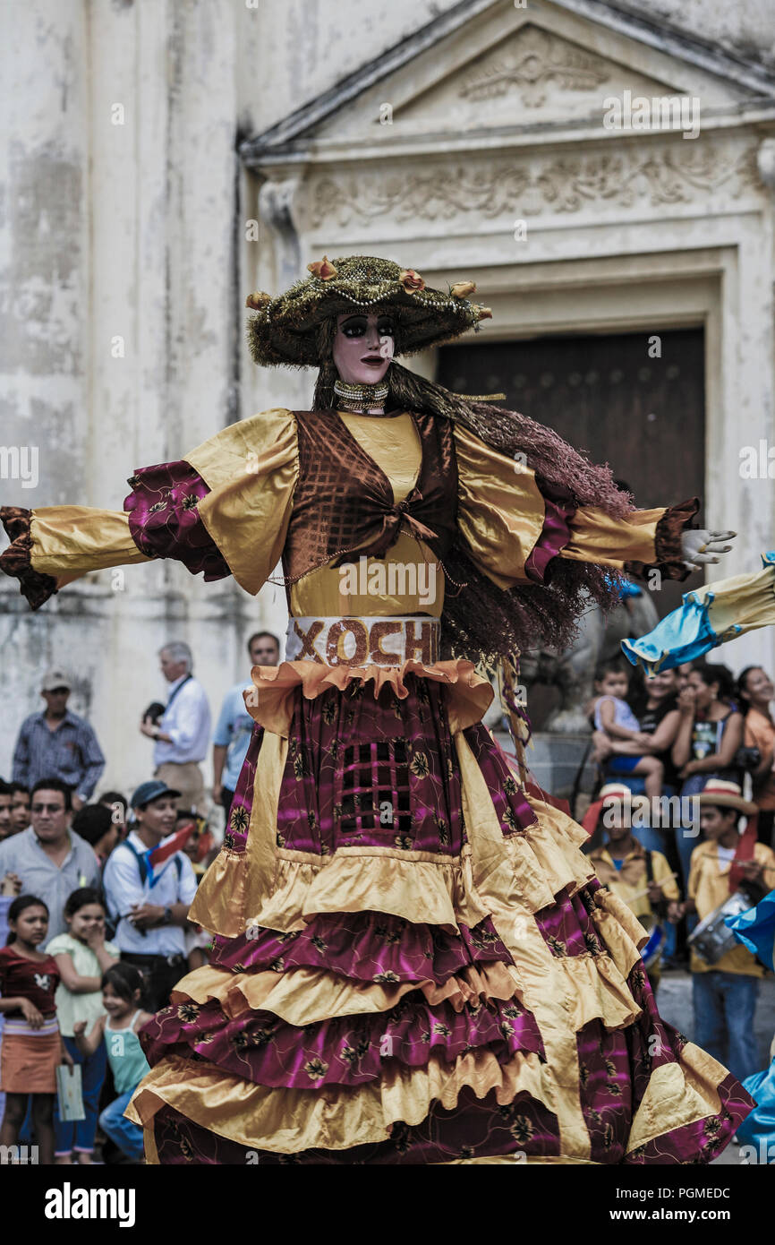 La Gigantona giant puppet dancers performing in Leon, Nicaragua Stock Photo Alamy