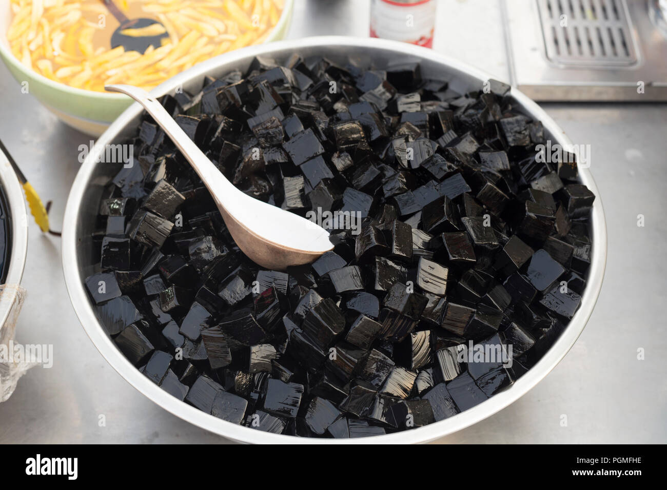 Thai black jelly dessert hires stock photography and images Alamy