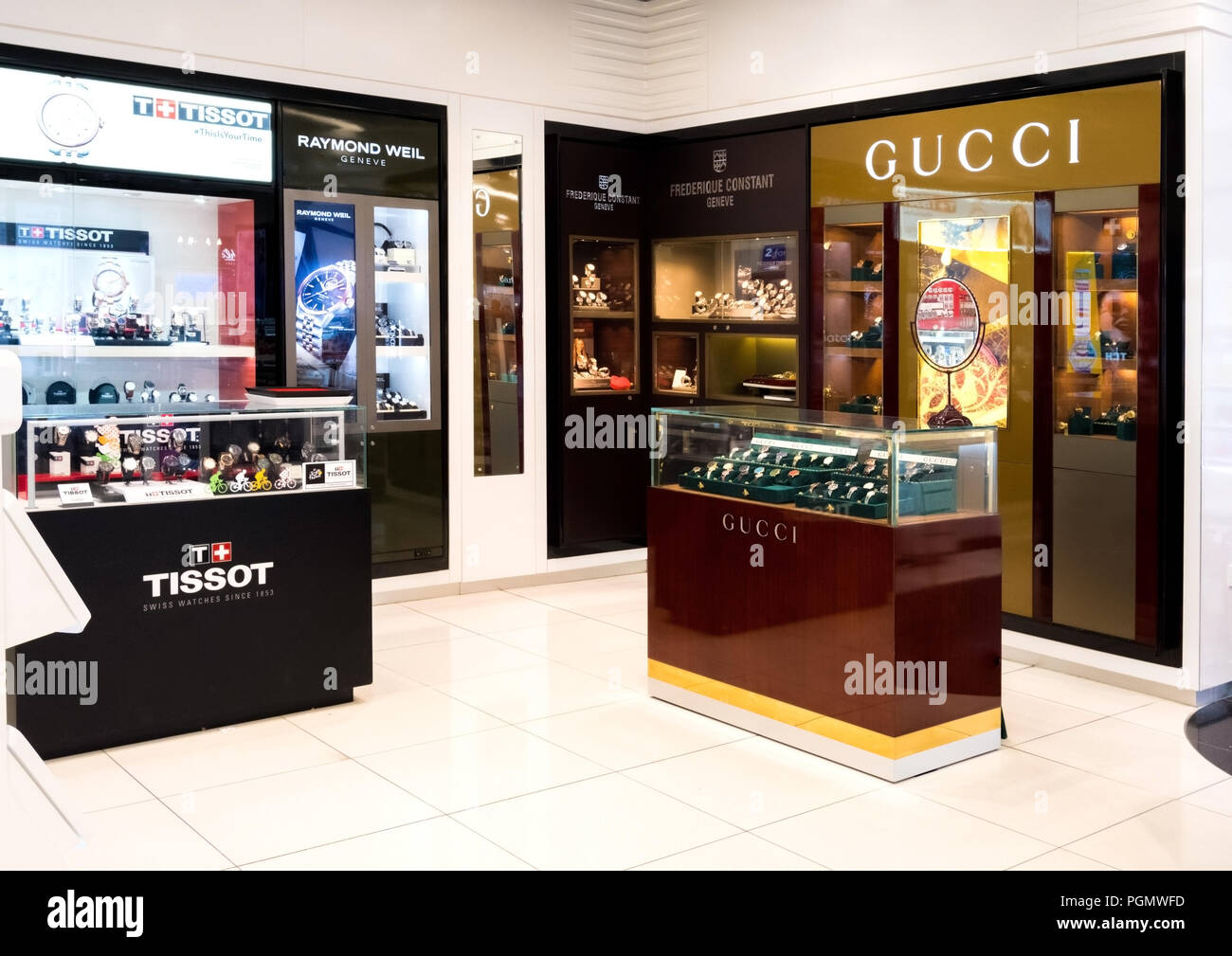 LONDON, UK - AUGUST 31, 2018: Gucci perfume and cosmetic makeup luxury  collection in boutique store. Elegant shop Stock Photo - Alamy
