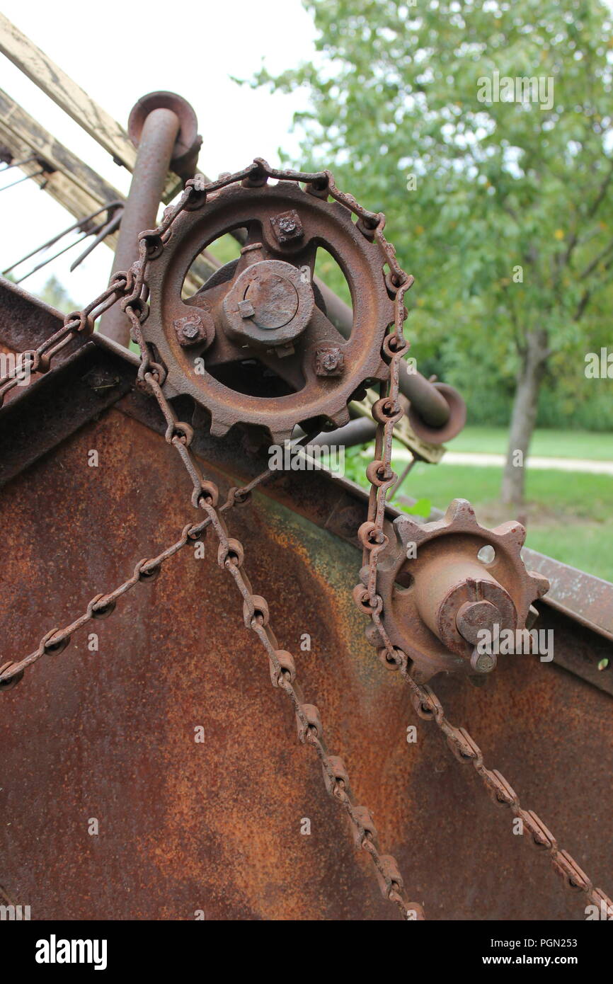Vintage farm equipment hi-res stock photography and images - Alamy