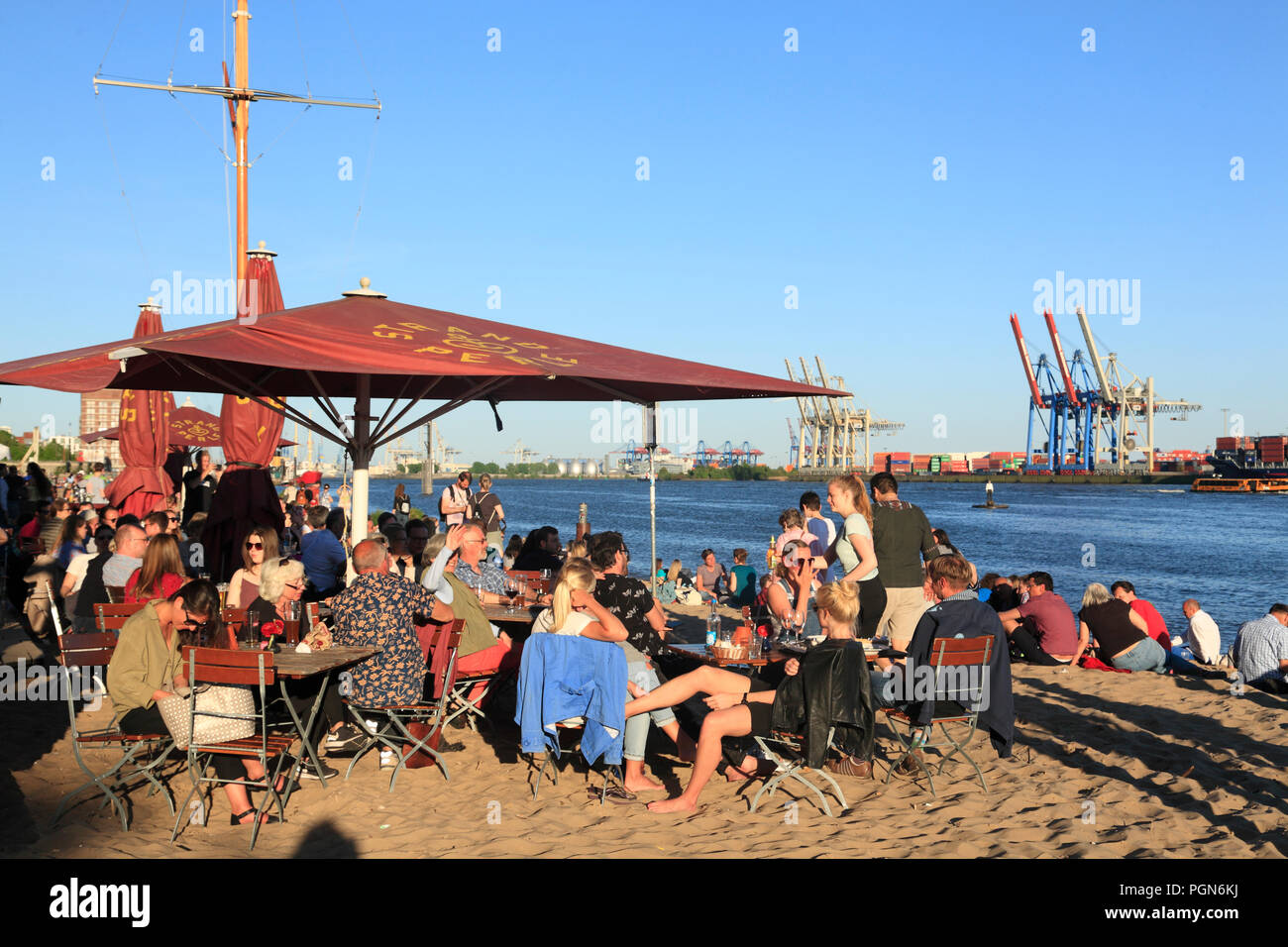 Elbe beach hi-res stock photography and images - Alamy