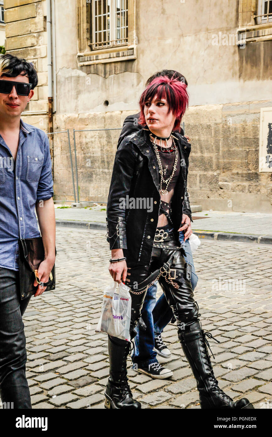 Emo fashion street hi-res stock photography and images - Alamy