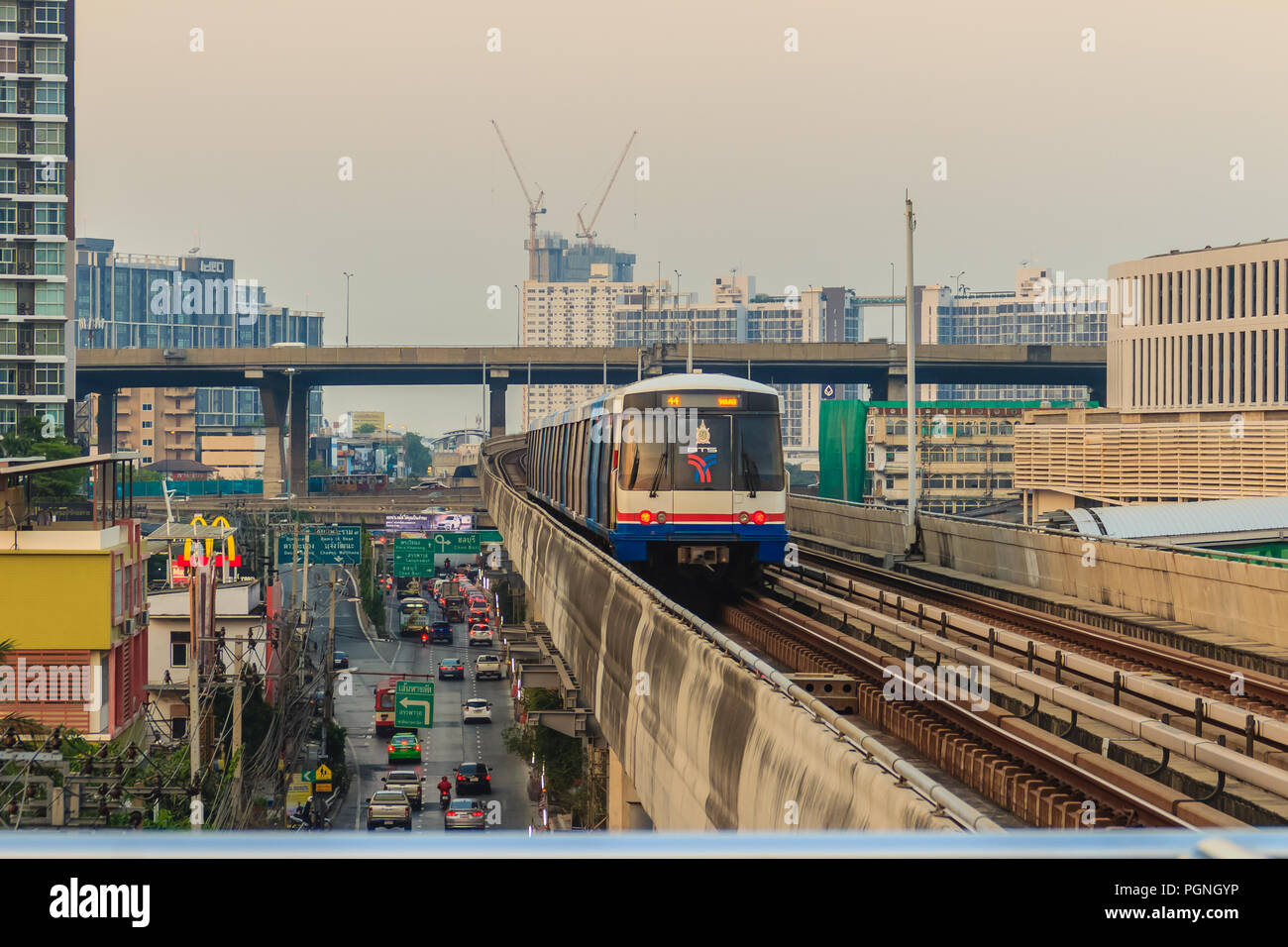 Bangkok Thailand February 28 2017 Bts Skytrain On Elevated Rails Bangkok Thailand February 28 2017 Bts Skytrain On Elevated Rails