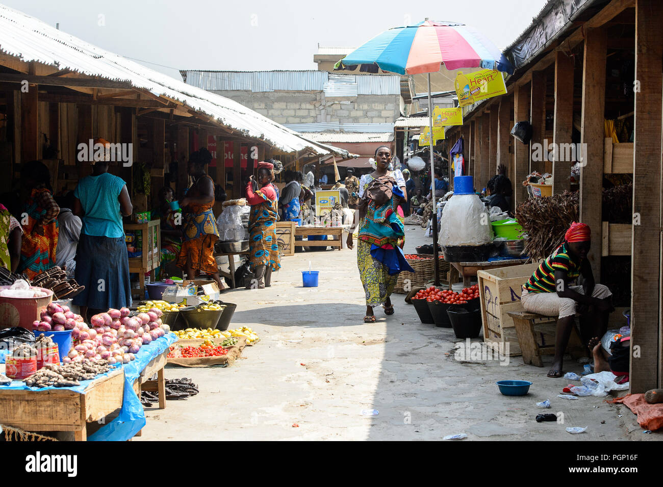 West africa kumasi ghana market hi-res stock photography and images - Alamy