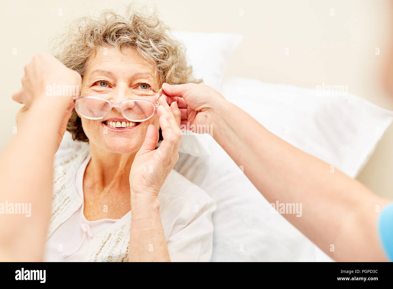 Senior help read hires stock photography and images Alamy