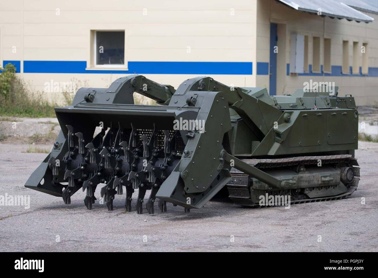 Russia. 28th Aug, 2018. 27 August 2018. Russian robotics demining ...