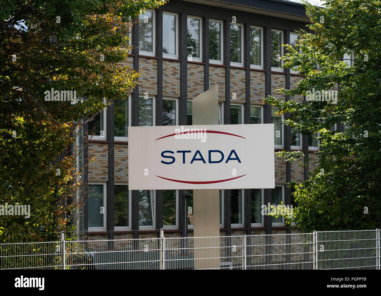 Bad Vilbel, Germany. 28th Aug, 2018. The company logo of Stada in front of  one of the buildings at the headquarters of the pharmaceutical  manufacturer. Credit: Frank Rumpenhorst/dpa/Alamy Live News Stock Photo -