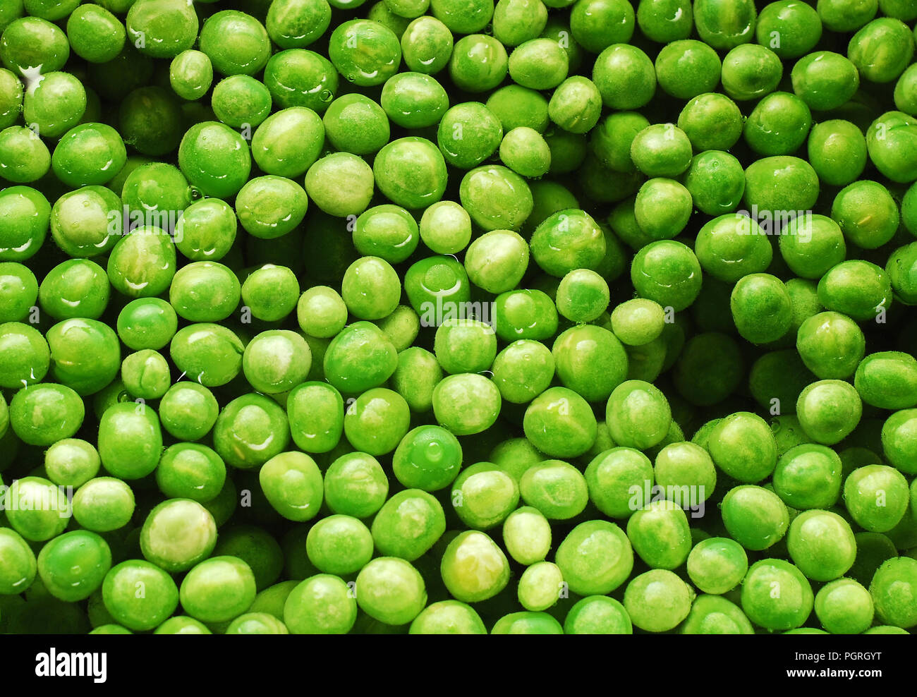 Green Peas Cooking In Hot Water Stock Photo Alamy green-peas-cooking-in-hot-water-stock-photo-alamy