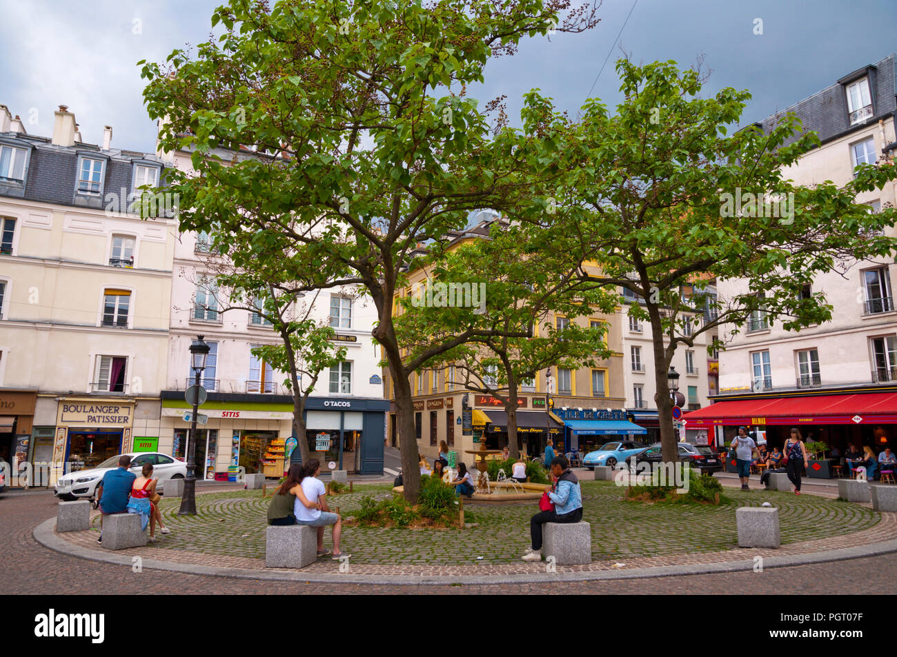 Place de la Contrescarpe, Rue Mouffetard, Latin Quarter, Paris, France Stock Photo
