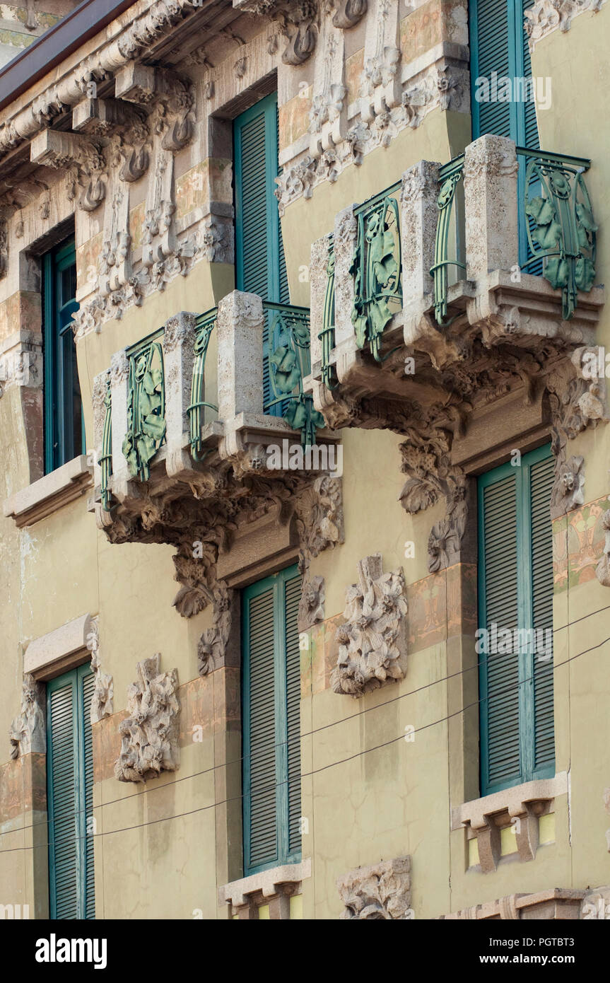 Italy, Lombardy, Milan, Casa Campanini by Alfredo Campanini, Balcony in Wrought Iron by Alessandro Mazzucotelli Stock Photo
