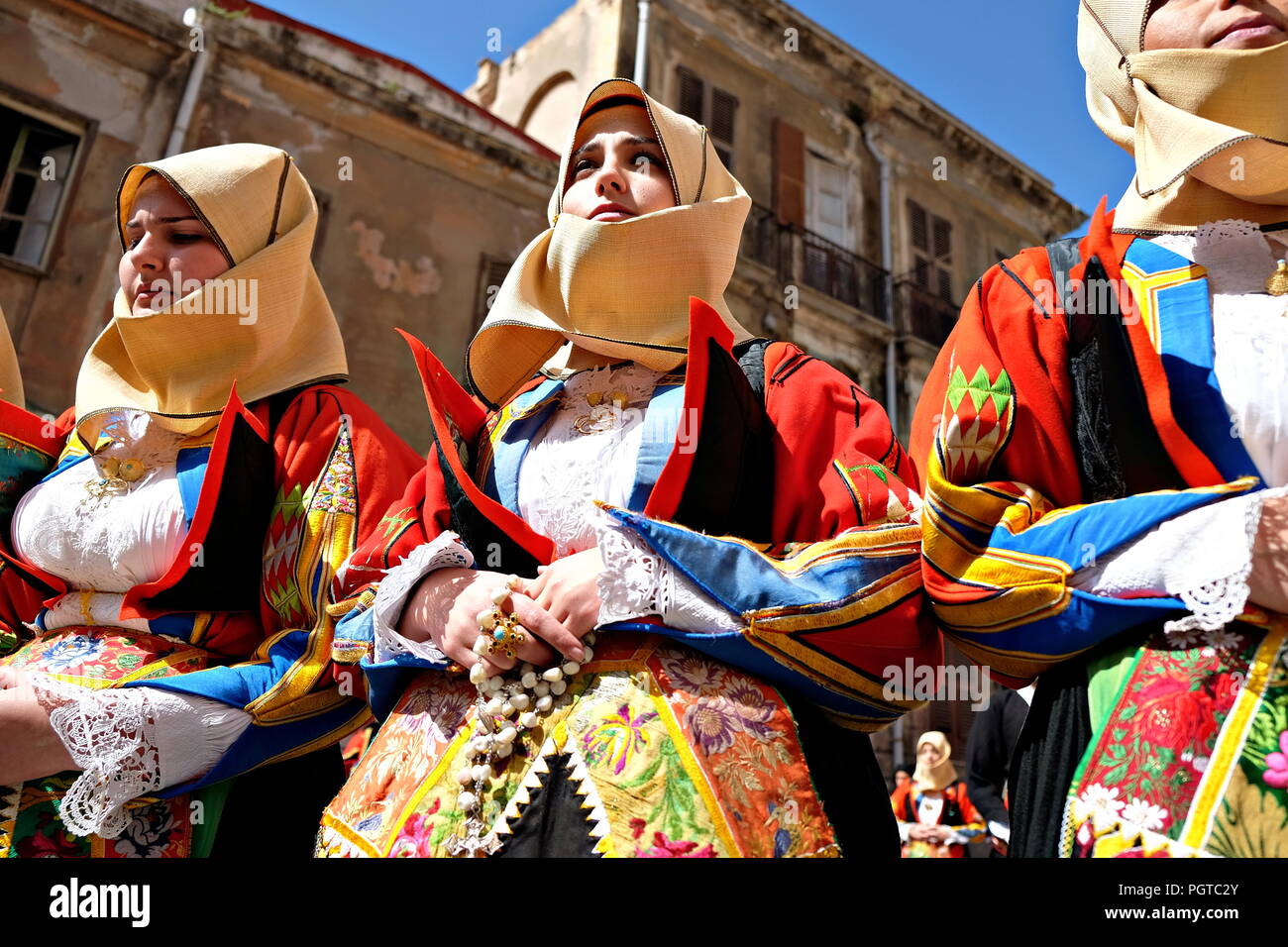 Bambino in costume tradizionale alla Festa di Sant'Efisio a Cagliari  Sardegna Italia Foto stock - Alamy