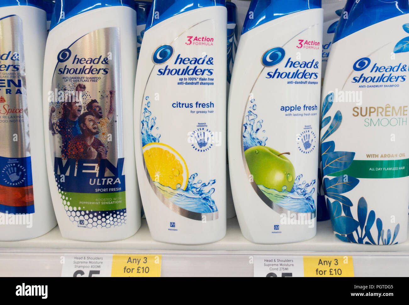 Head & shoulders shampoo hi-res stock photography and images - Alamy