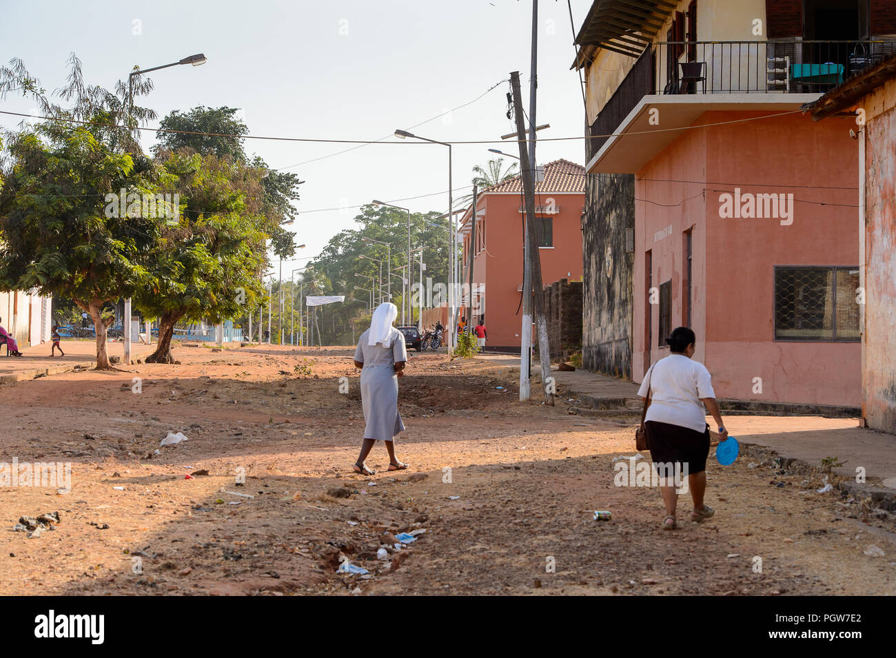 Bolama Island Guinea Bissau May 6 2017 Unidentified Local Woman Walks Along The Street In