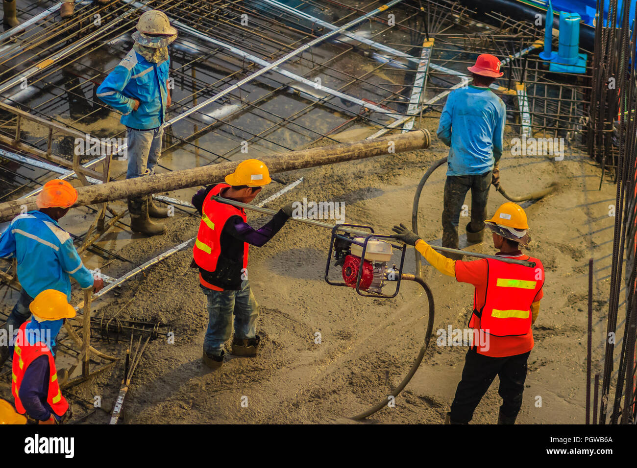 Concrete vibrator hires stock photography and images Alamy